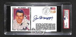 'Joe DiMaggio 56 Game Hit Streak Autographed Signed FDC First Day Cover PSA/DNA' translates to 'Joe DiMaggio 56 Game Hit Streak Autographié Signé FDC Première Journée de Couverture PSA/DNA' in French.